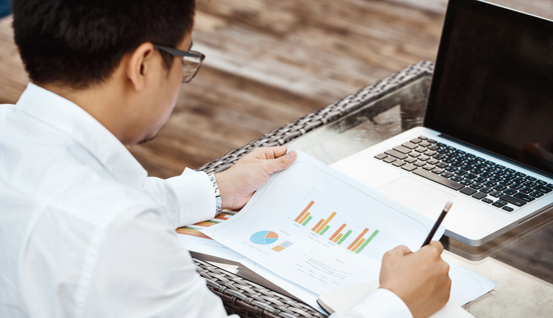 analisis fundamental